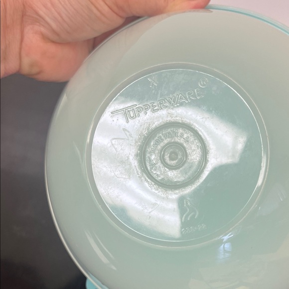 Vintage nesting Tupperware Pastel Bowl Collection with Lids - Picture 5 of 13